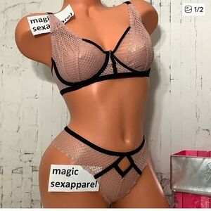 Victoria's Secret Black and Tan Lace Bra Set